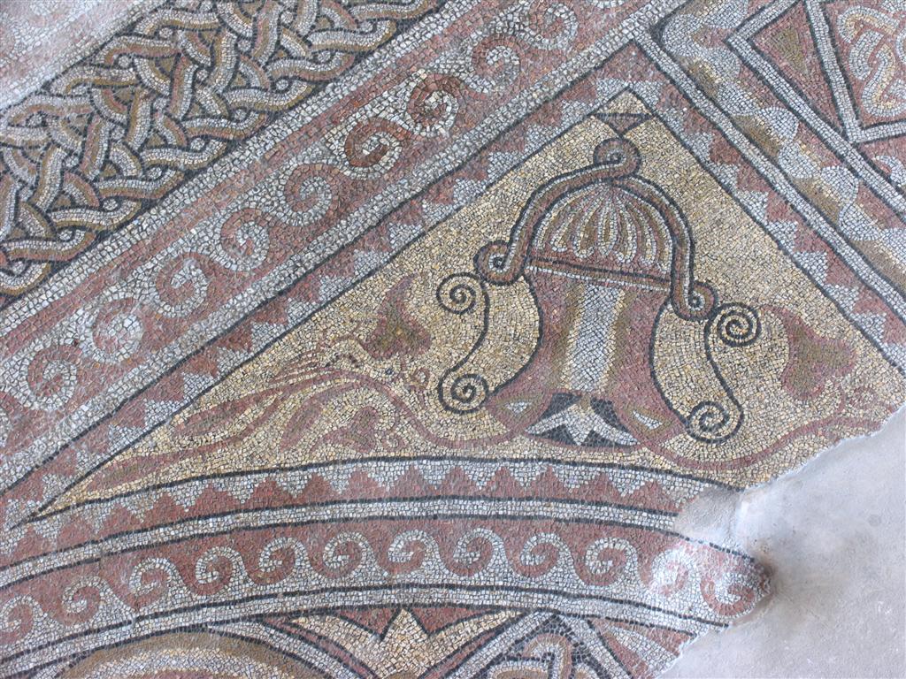 edificiul-roman-cu-mozaic